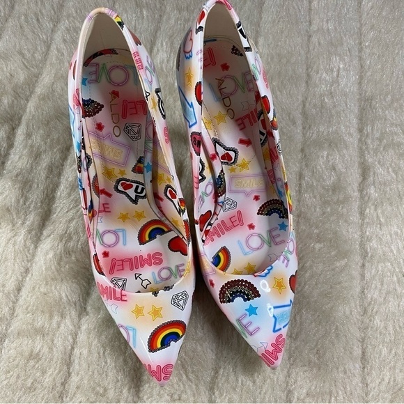 𝅺ALDO Smile Emoji Heels - Picture 3 of 8